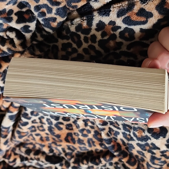 DISTRUST by Lisa Jackson - Picture 6 of 7